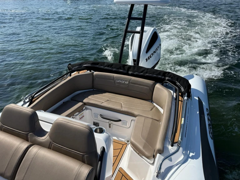 Grand Boats GOLDEN LINE 680 a louer à Mèze