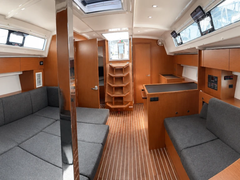 Louez un Bavaria Bavaria C42 à Álimos