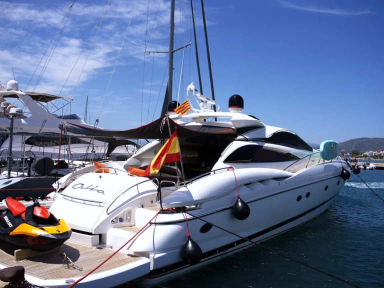 Location bateau Roses pas cher Sunseeker 75 Yacht