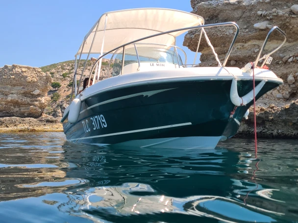 Location Bateau à moteur Jeanneau avec permis