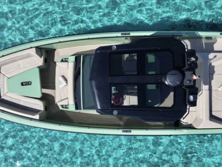 Location à Ibiza (Ville) - Vanquish VQ40 sur SamBoat