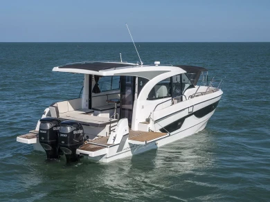 Yacht charter Mahé - Bénéteau Antares 11 on SamBoat