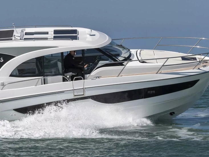 Location Bateau à moteur à Mahé - Bénéteau Antares 11
