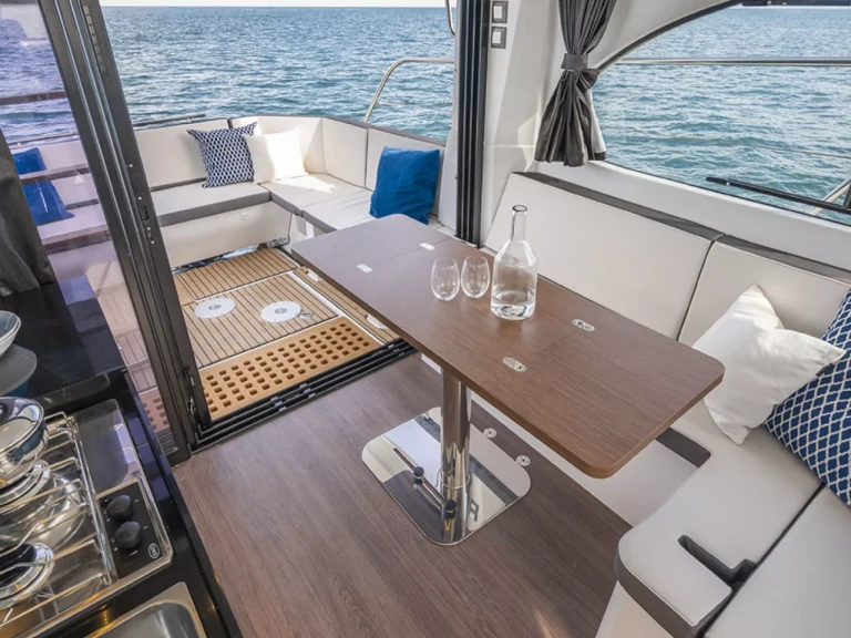Louer Bateau à moteur avec ou sans skipper Bénéteau à Mahé