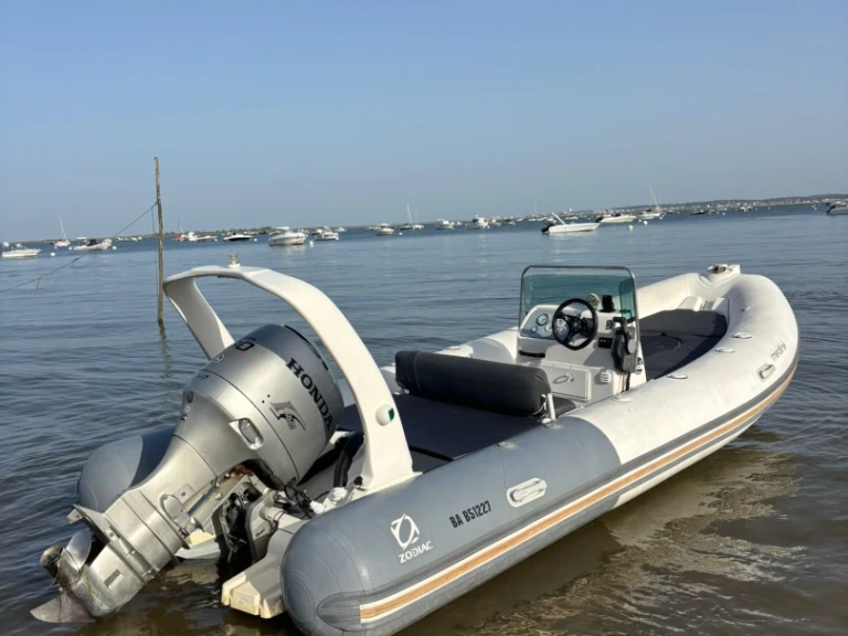 Location Semi-rigide Zodiac avec permis
