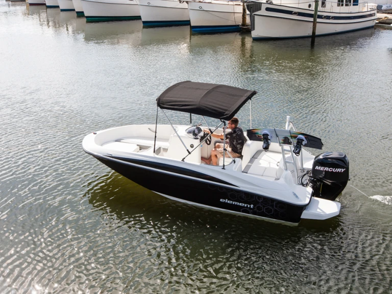 Louer Bateau à moteur avec ou sans skipper Bayliner à Club Nautico S'Estanyol