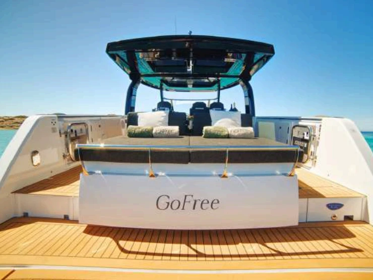 Louer Bateau à moteur avec ou sans skipper Fjord à Ibiza (Ville)