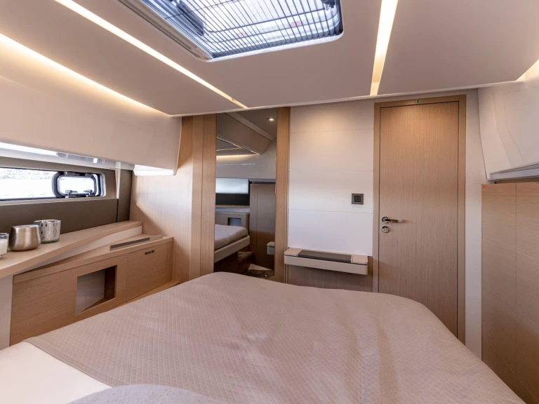 Location Yacht à Juan-les-Pins - Jeanneau DB/37