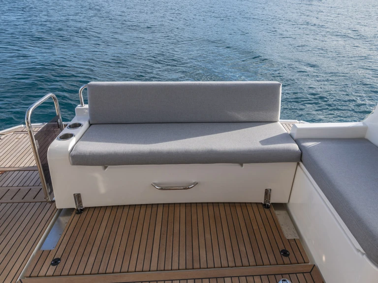 Location bateau Juan-les-Pins pas cher Swift Trawler 41 Fly