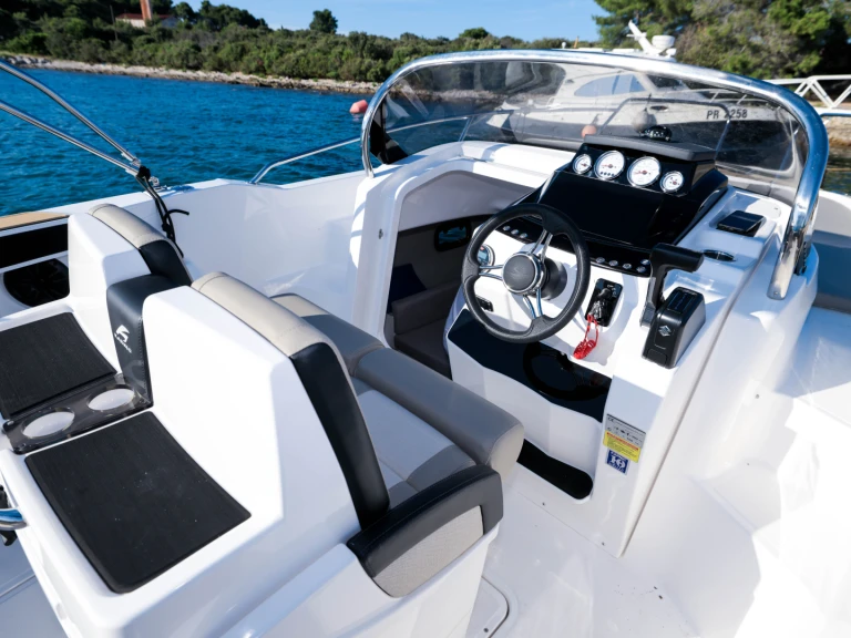 Location bateau Karnic 692 sl à Ugljan sur Samboat