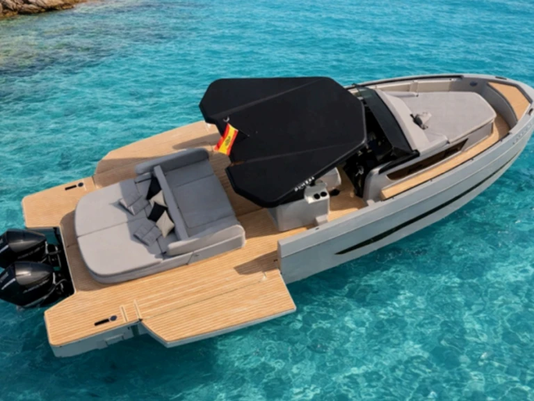 Location Bateau à moteur à Ibiza (Ville) - KUMBRA Kumbra 34
