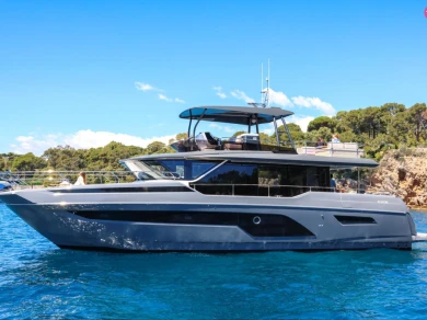 Alquiler Yate de lujo Prestige Yachts con o sin  título de navegación