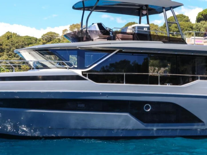 Yacht à louer à Juan-les-Pins au meilleur prix