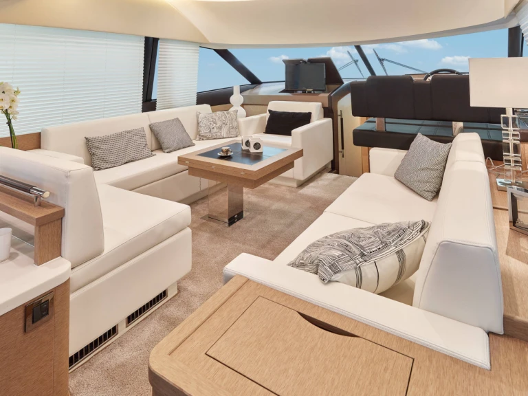 Yacht à louer à Golfe-Juan au meilleur prix