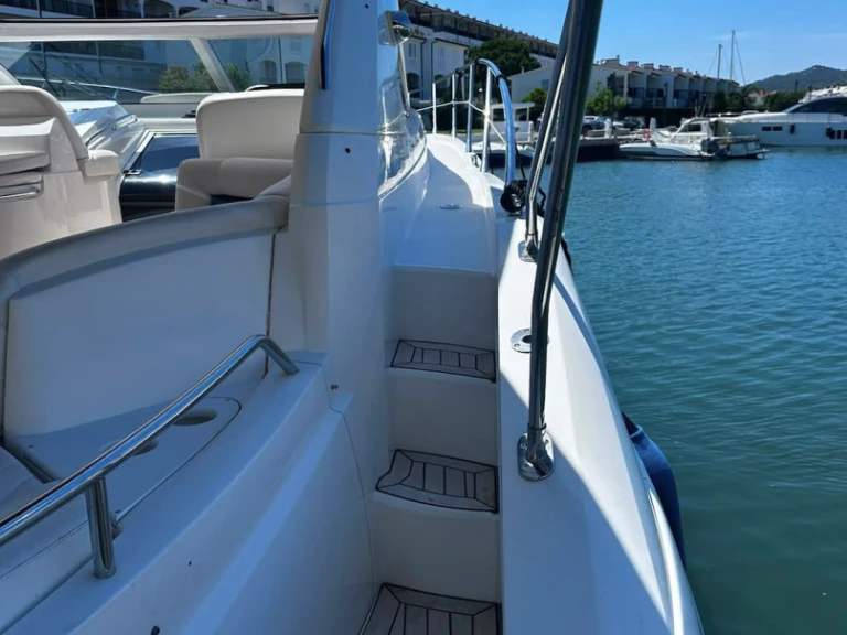 Location Bateau à moteur Sunseeker avec permis