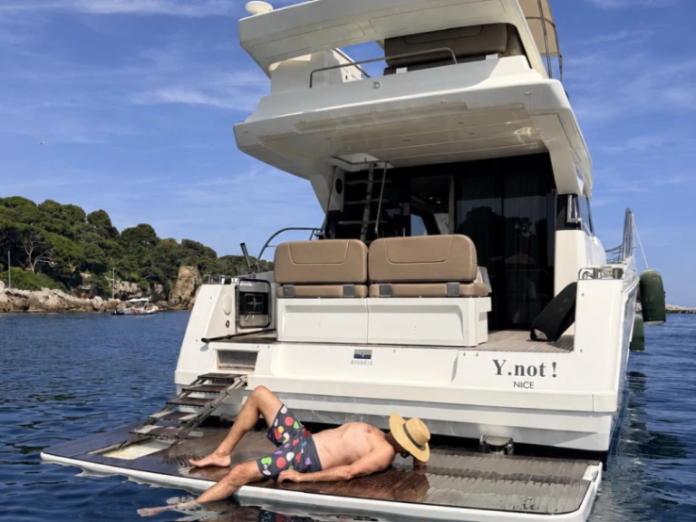 Yacht à louer à Antibes au meilleur prix
