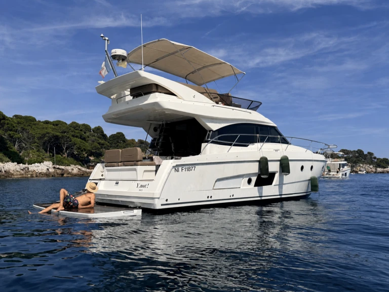 Bavaria Virtess 420 Fly a louer à Antibes