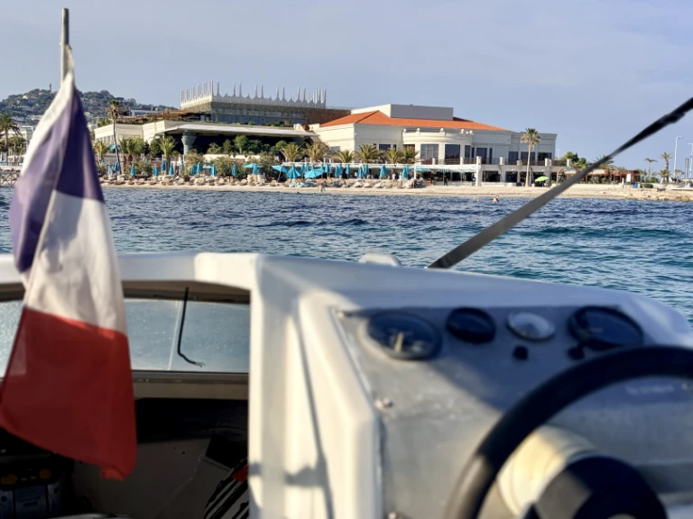 Louer Bateau à moteur avec ou sans skipper Rocca à Cannes