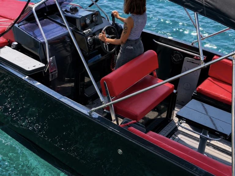 Louer Bateau à moteur avec ou sans skipper Nuva Yatchs à Alicante
