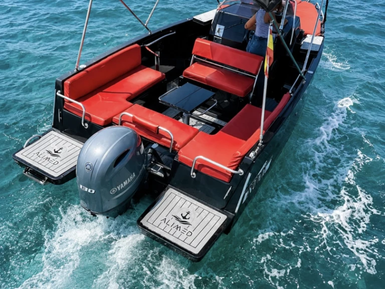 Bateau à moteur à louer à Alicante au meilleur prix