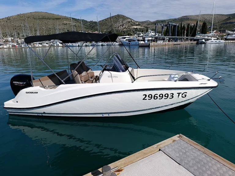 Location Bateau à moteur Quicksilver avec permis