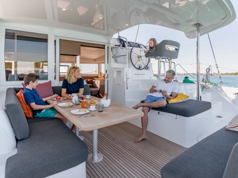 Catamaran à louer à Eden Island au meilleur prix
