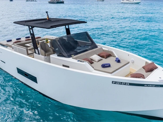 Bateau à moteur à louer à Ibiza (Ville) au meilleur prix