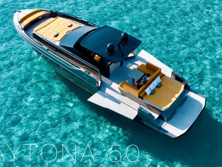 Location Bateau à moteur à Ibiza (Ville) - DAYTONA 50 15m