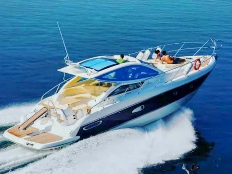 Louez un Cranchi Mediterranee 43 à Herceg Novi