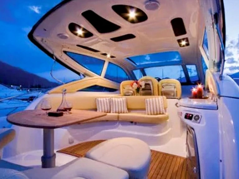 Location Yacht Cranchi avec permis