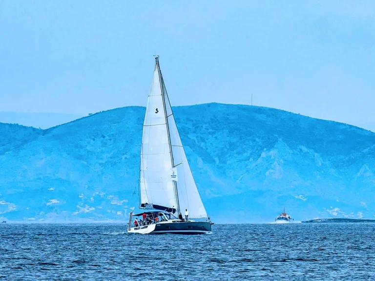 Bénéteau Oceanis 55 a louer à Lávrio