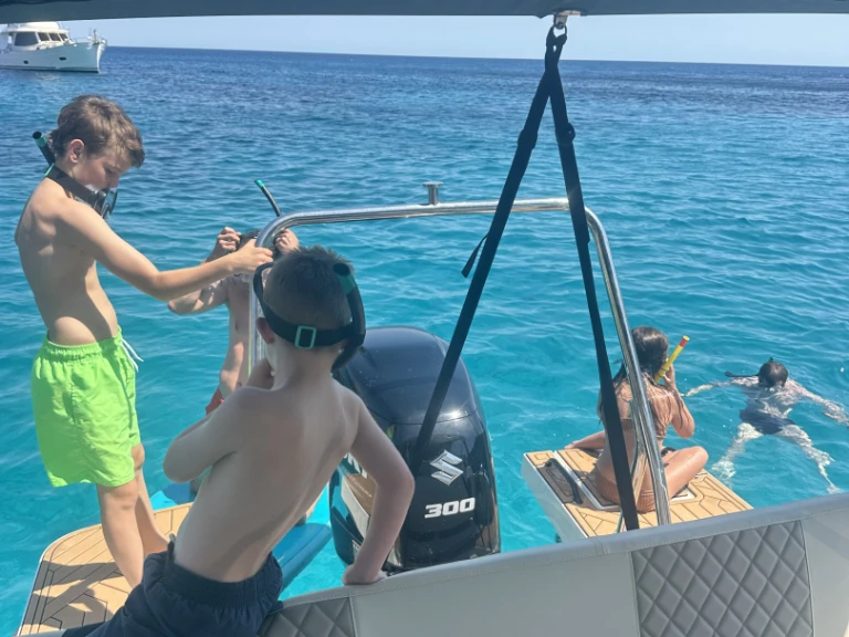 Bateau à moteur à louer à s'Estanyol de Migjorn au meilleur prix