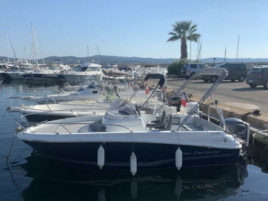 Motorboat hire in Cavalaire-sur-Mer - Jeanneau Cap Camarat 5.5 WA Serie 2