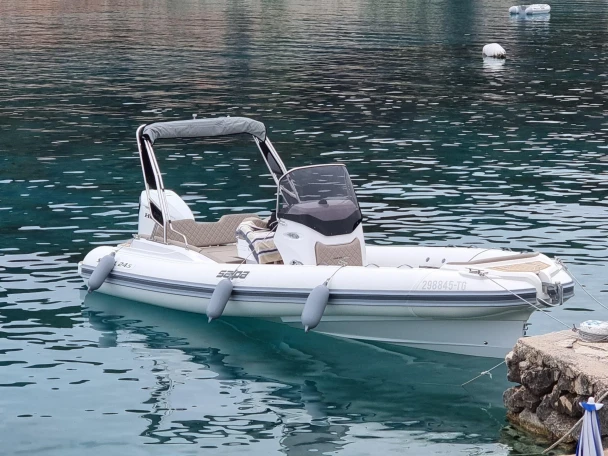 Louez un Salpa Soleil 24.5 à Trogir