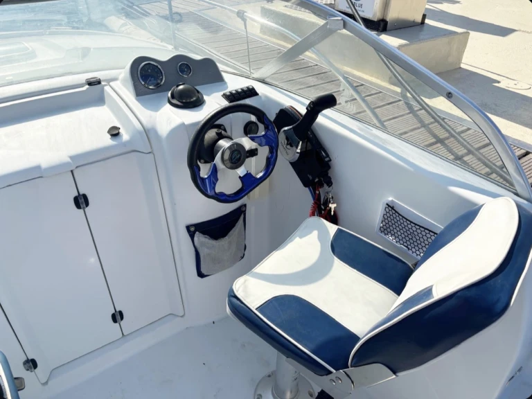 Location Bateau à moteur à Mandelieu-la-Napoule - Bénéteau Flyer 650 Cabine