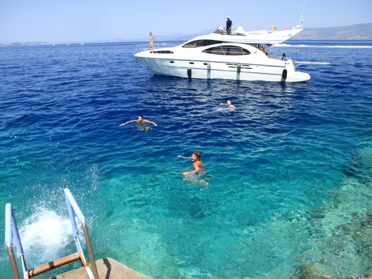 Louez un Azimut Azimut 46 Fly à Alimos Marina