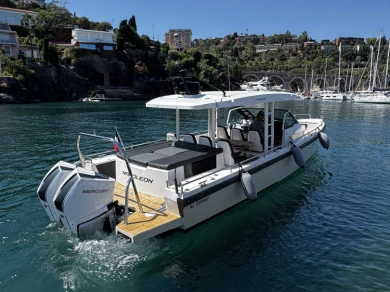 Noleggiare una Axopar Axopar 37 Sun-Top a Mandelieu-la-Napoule