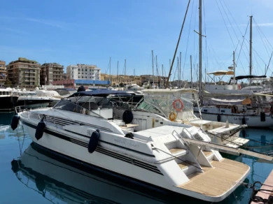 Bateau à moteur à louer à Nettuno au meilleur prix