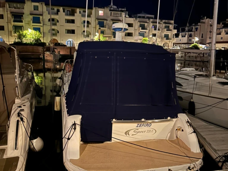 Louez un Saver Saver 330 Sport à Fano