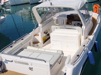Huur een Faeton Faeton 780 Sport in Villeneuve-Loubet