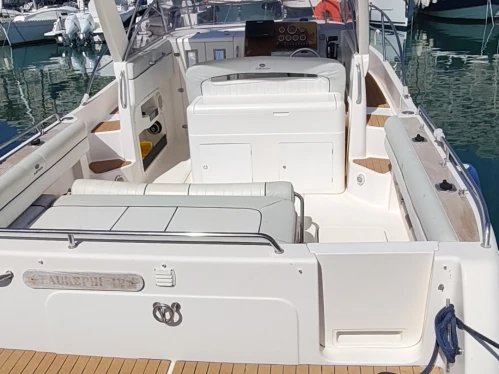 Location Bateau à moteur à Villeneuve-Loubet - Faeton Faeton 780 Sport