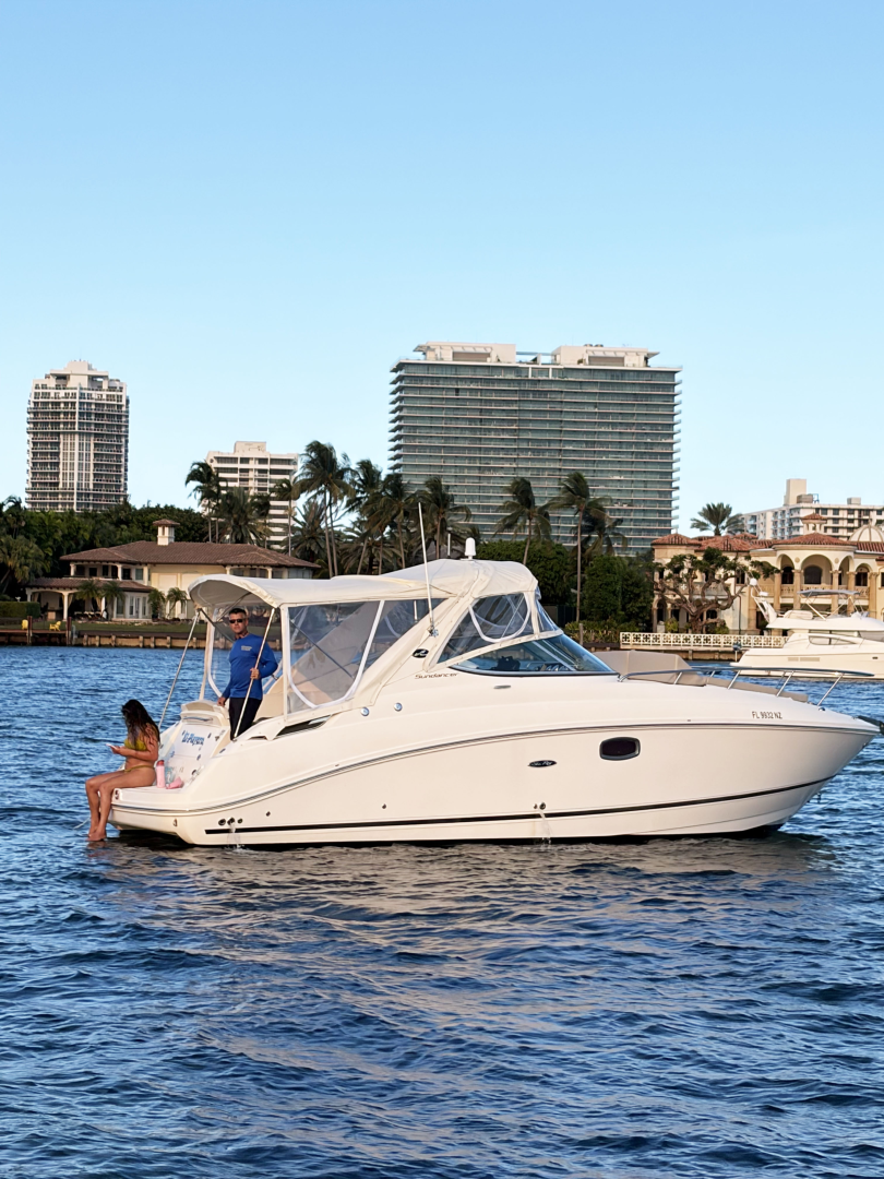 Louer Bateau à moteur avec ou sans skipper Sea Ray à Miami