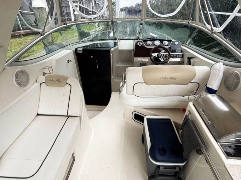 Location Bateau à moteur Sea Ray avec permis