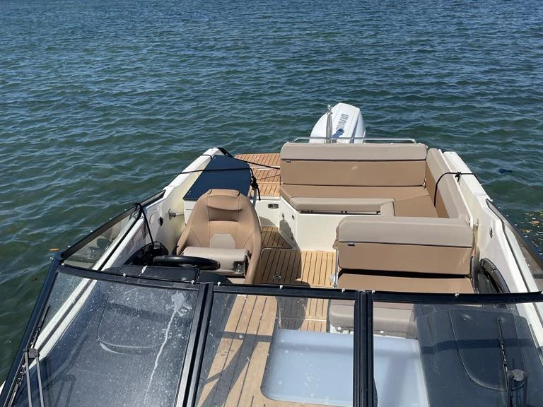 Louer Bateau à moteur avec ou sans skipper Quicksilver à Hyères