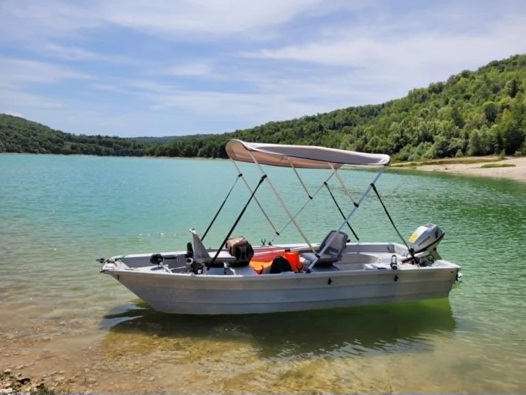 Bateau à moteur à louer à La Tour-du-Meix au meilleur prix