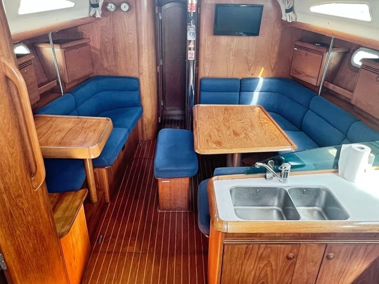 Location bateau Jeanneau Sun Odyssey 43 à Nice sur Samboat