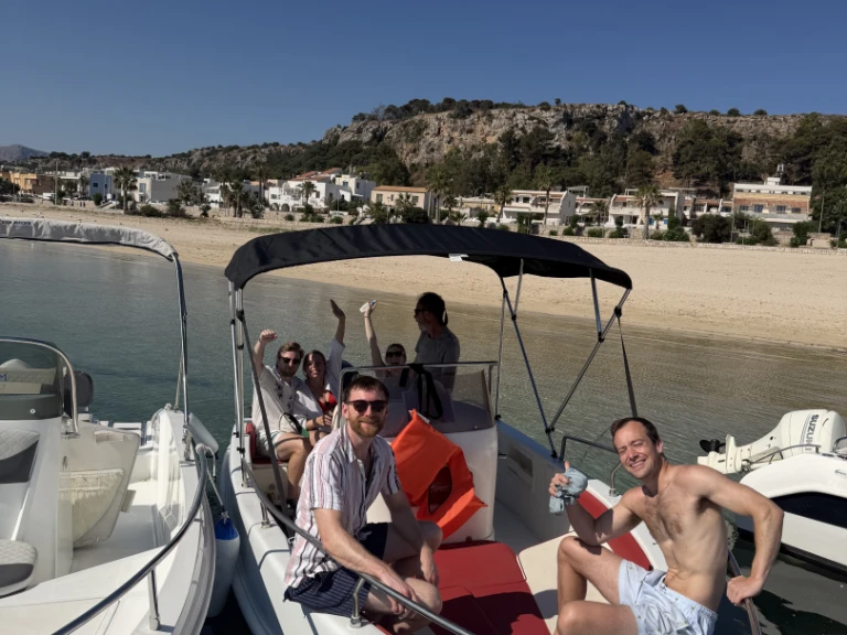 Louer Bateau à moteur avec ou sans skipper Blumax à San Vito Lo Capo