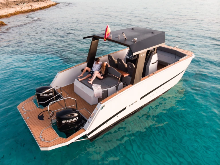 Louer Bateau à moteur avec ou sans skipper Custom Made à s'Arenal