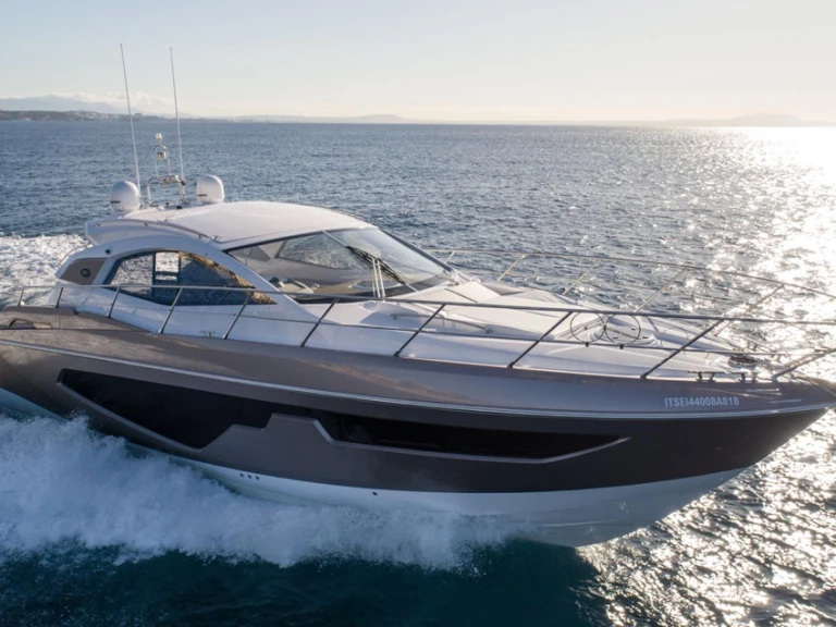 Bateau à moteur à louer à Ibiza (Ville) au meilleur prix