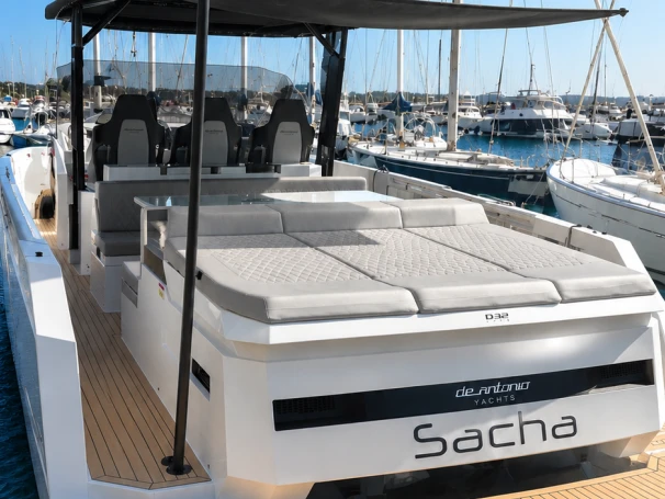 Louer Bateau à moteur avec ou sans skipper De Antonio à Bandol